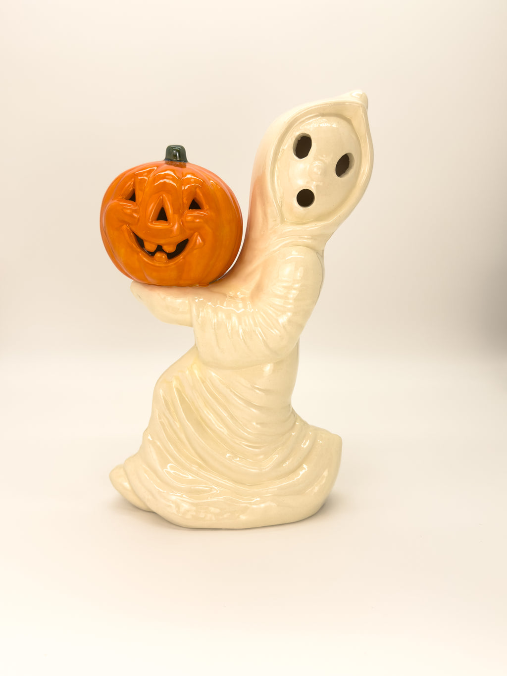 Vintage Ghost with Jack-O-Lantern (Plug-In Bulb Version)