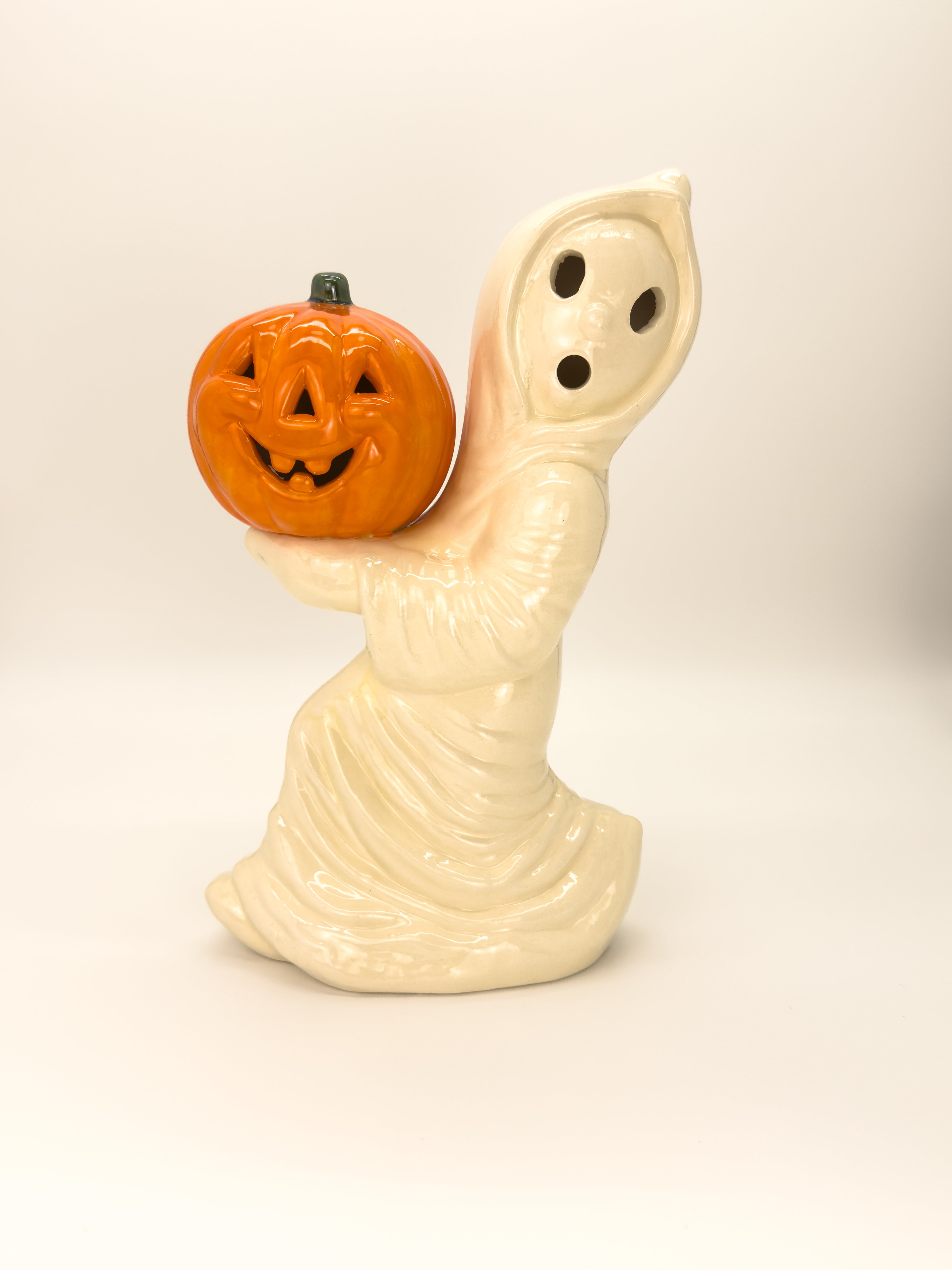 Vintage Ghost with Jack-O-Lantern (Plug-In Bulb Version)