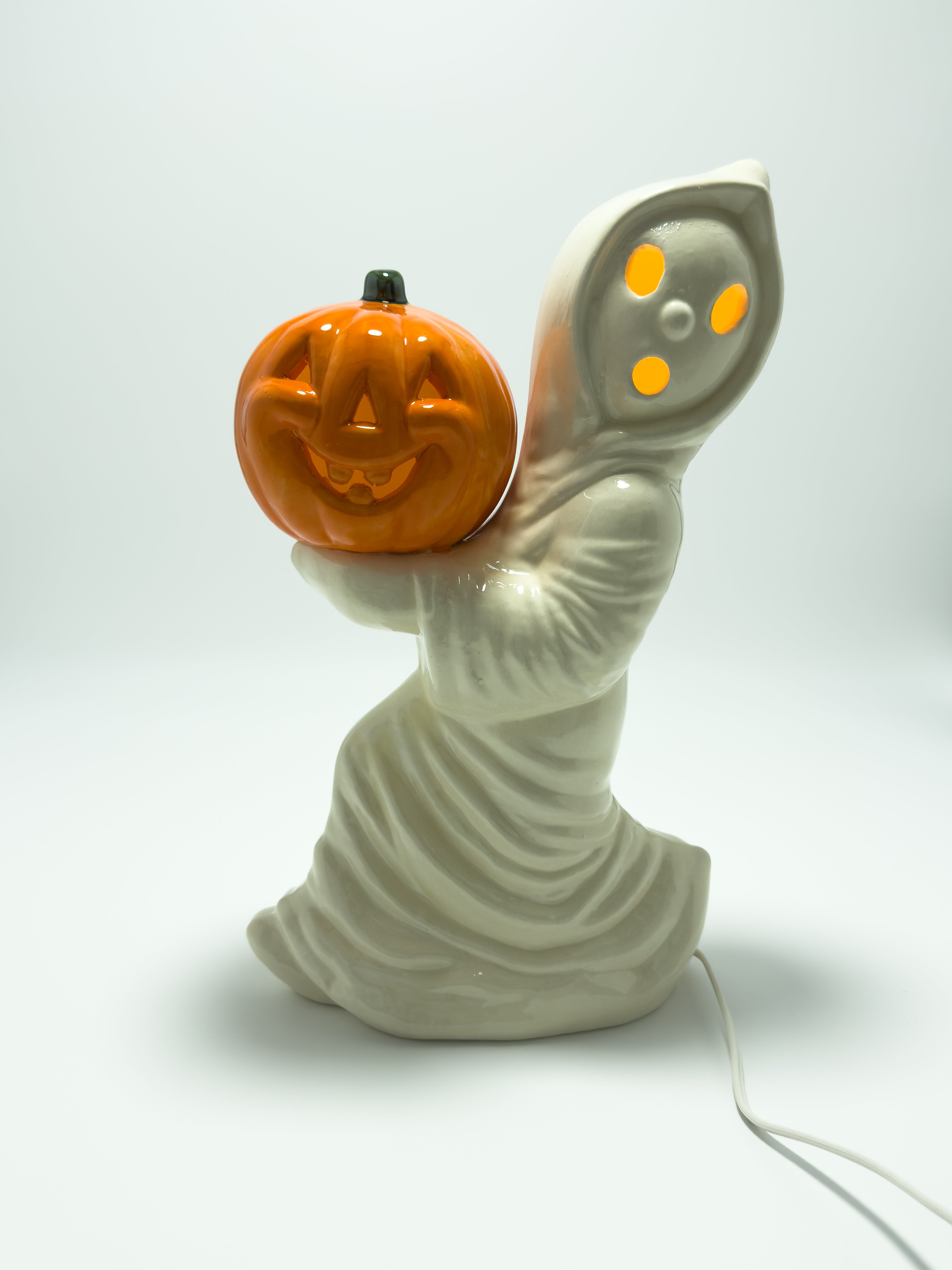 Vintage Ghost with Jack-O-Lantern (Plug-In Bulb Version)