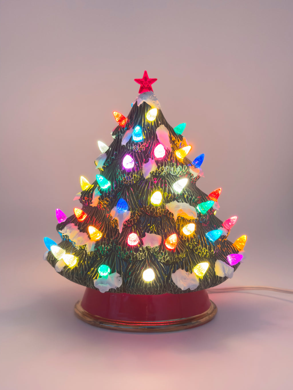 *Green Mantle Tree with Snow - Multicolor Red Star