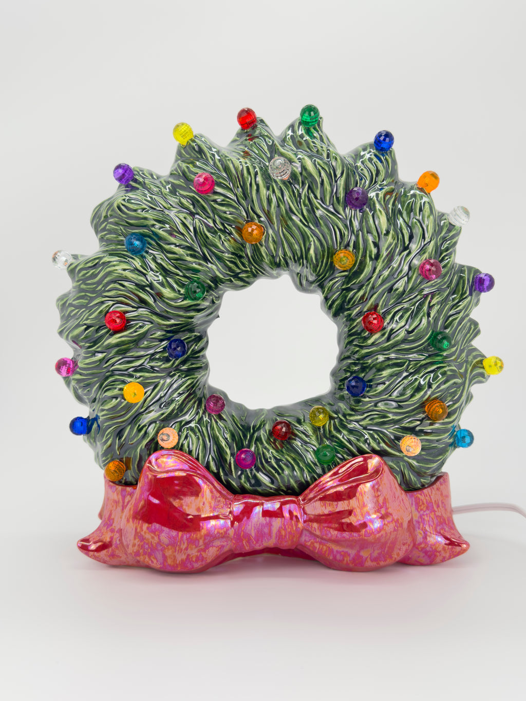 *Green Wreath with Multicolor Lights and Red Base